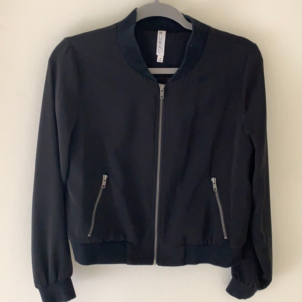 Mural black bomber